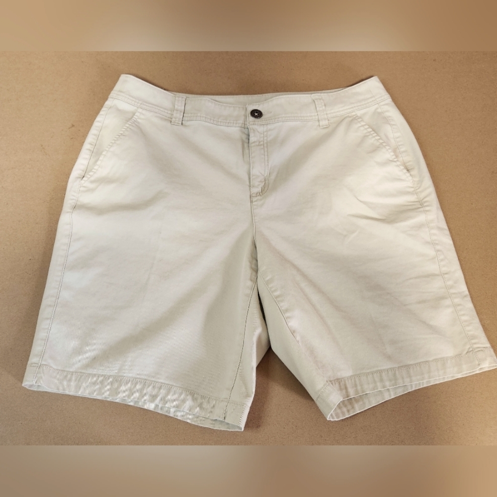 Lane Bryant White Bermuda Shorts Plus Size 18